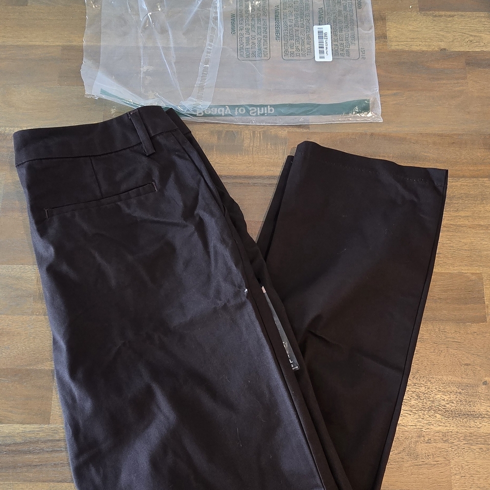 NWT LEE Women's Wrinkle Free Relaxed Fit Straight Leg Pant Espresso Brown 14L